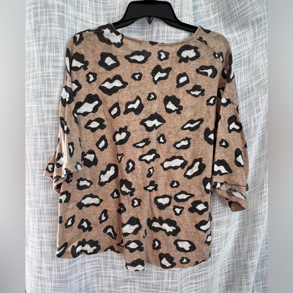 Knit Leopard Shirt - Picture 2 of 2